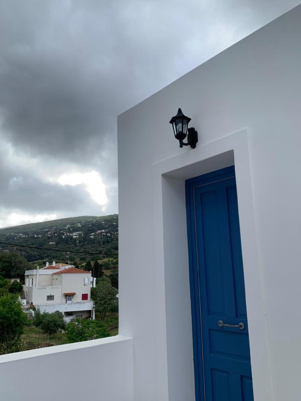 Andros Guesthouses الغرفة الصورة